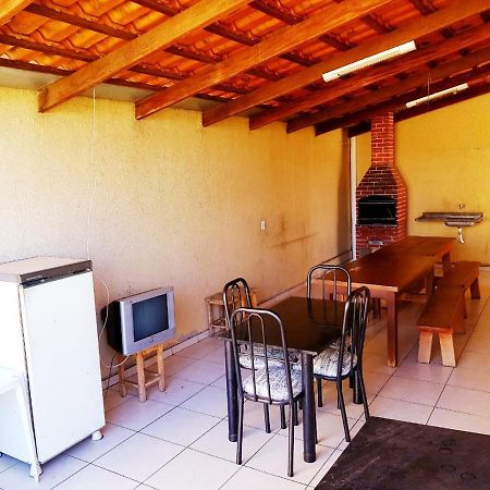 Otima Casa Caldas Novas 2 Km Do Centro Para Ate 14 Pesssoas Com Piscina Aquecida, Churrrasqueira, Wifi Exteriör bild