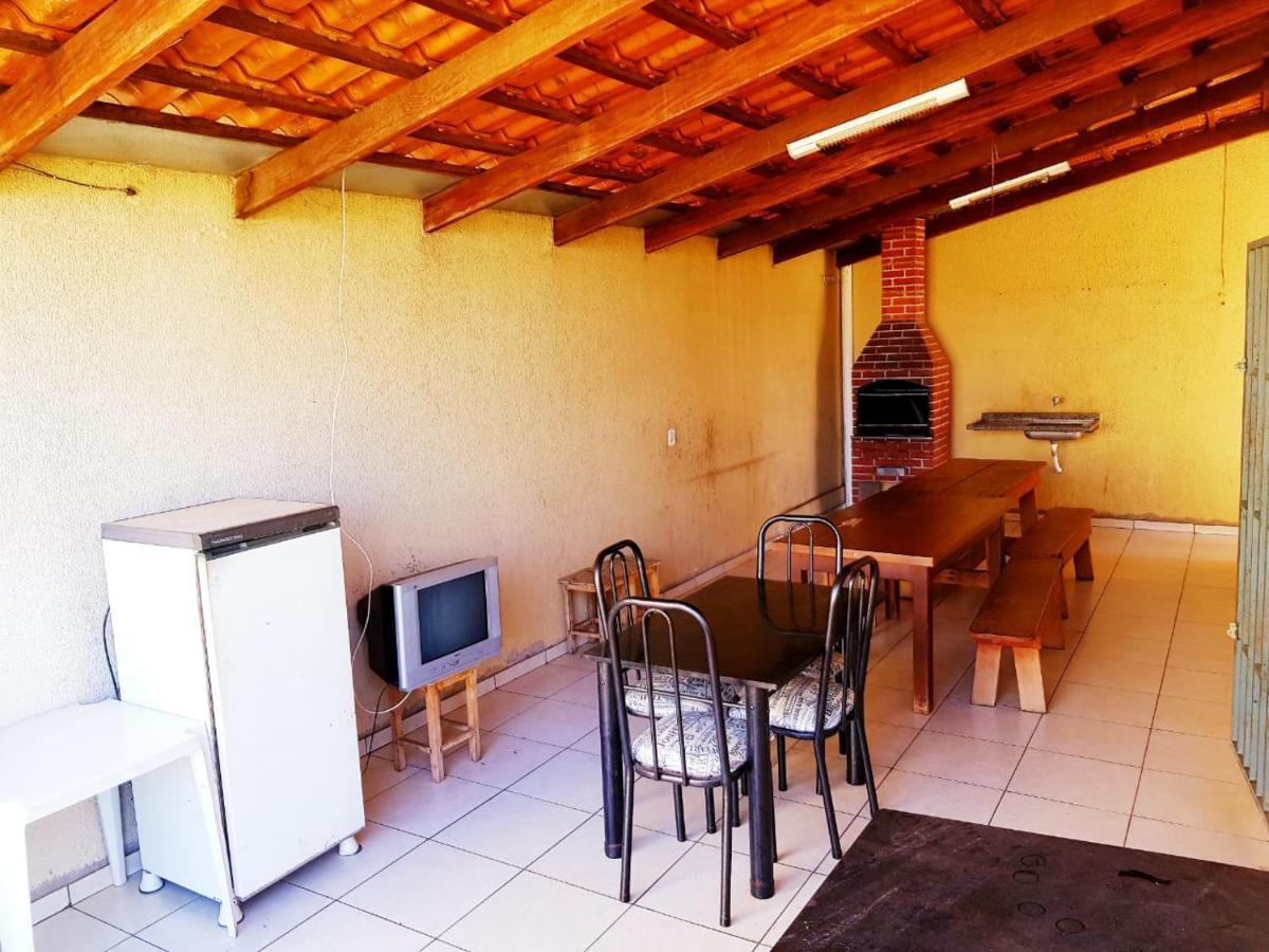 Otima Casa Caldas Novas 2 Km Do Centro Para Ate 14 Pesssoas Com Piscina Aquecida, Churrrasqueira, Wifi Exteriör bild