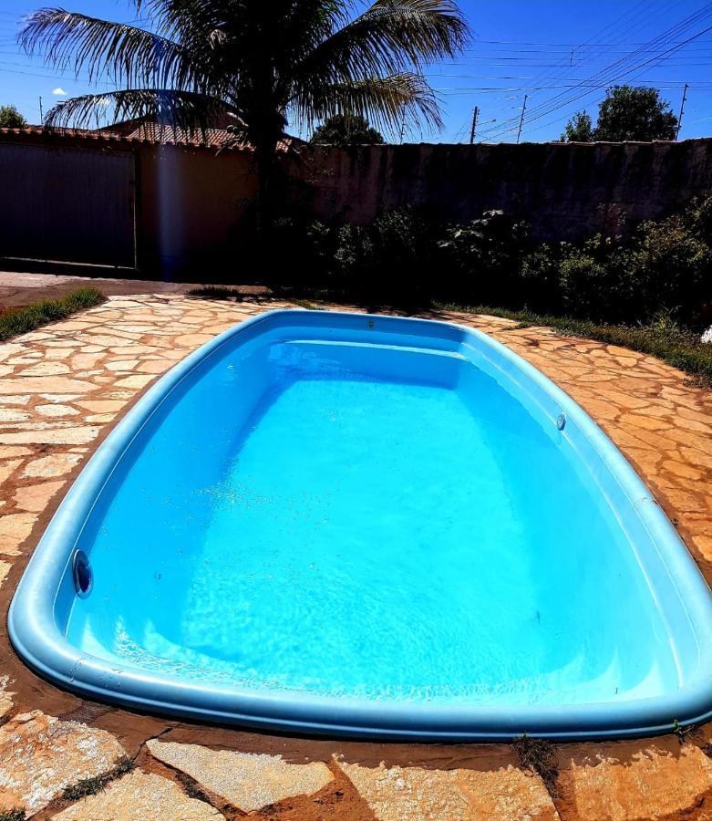 Otima Casa Caldas Novas 2 Km Do Centro Para Ate 14 Pesssoas Com Piscina Aquecida, Churrrasqueira, Wifi Exteriör bild